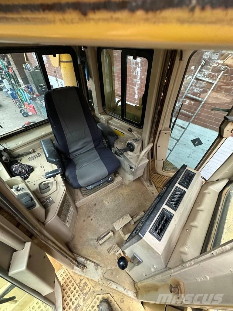 CAT D 6 H II Гусеничные бульдозеры