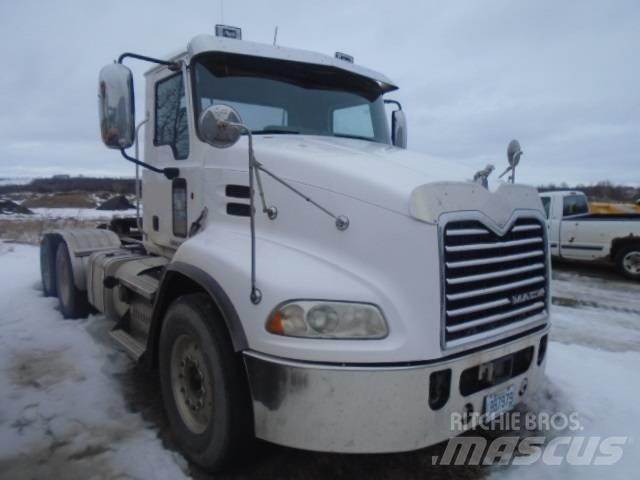Mack CXU 613 Седельные тягачи