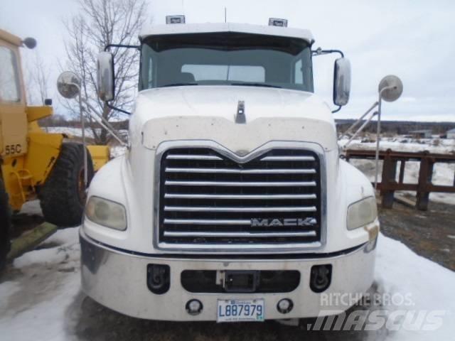 Mack CXU 613 Седельные тягачи