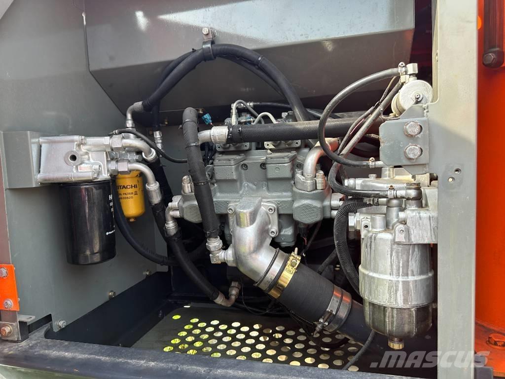 Hitachi ZX200 Гусеничные экскаваторы