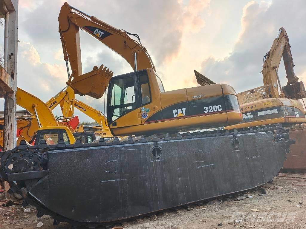 CAT 320 C Экскаваторы-амфибии