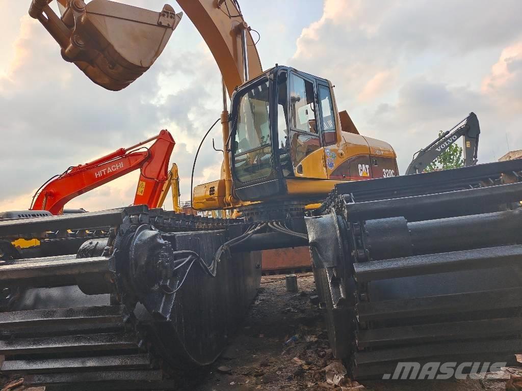 CAT 320 C Экскаваторы-амфибии