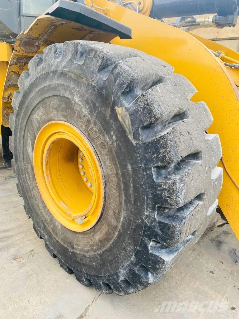 CAT 966 M Фронтальные погрузчики