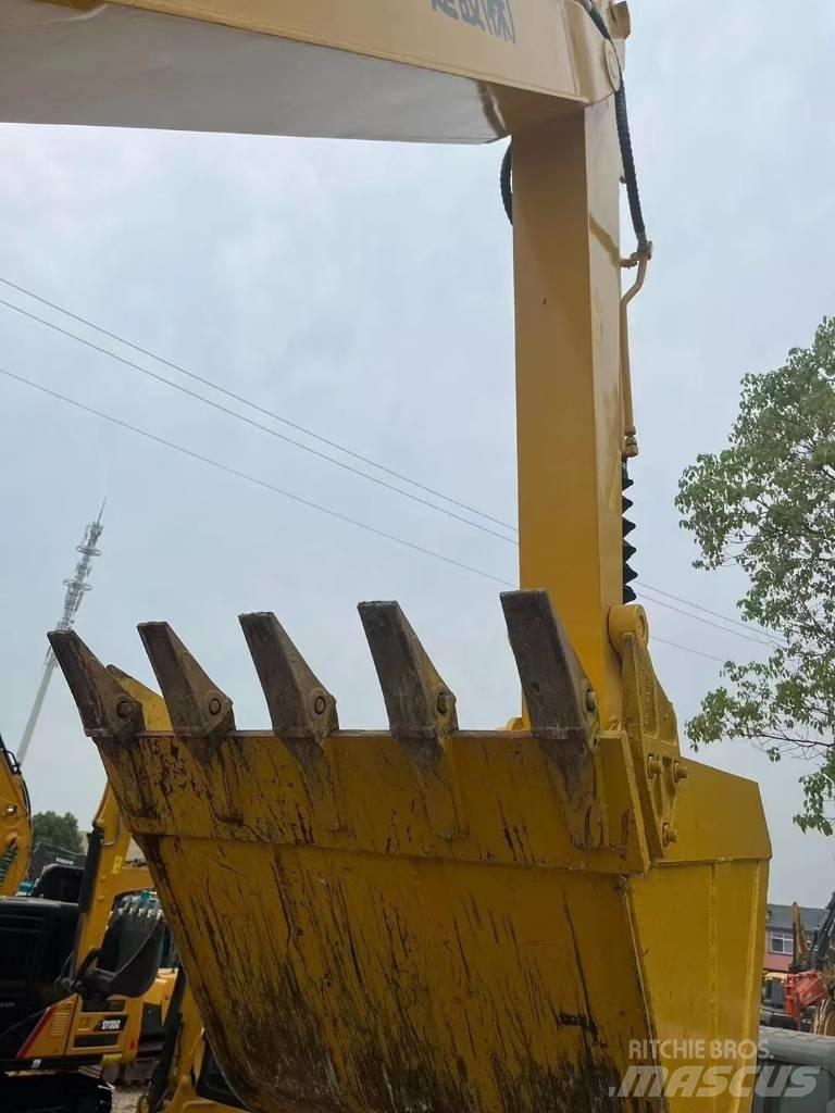 Komatsu PC70-8 Гусеничные экскаваторы