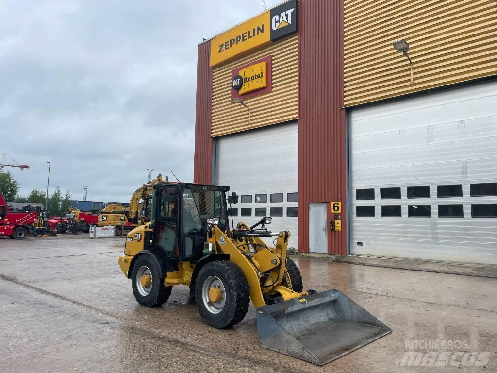 CAT 906 M Фронтальные погрузчики