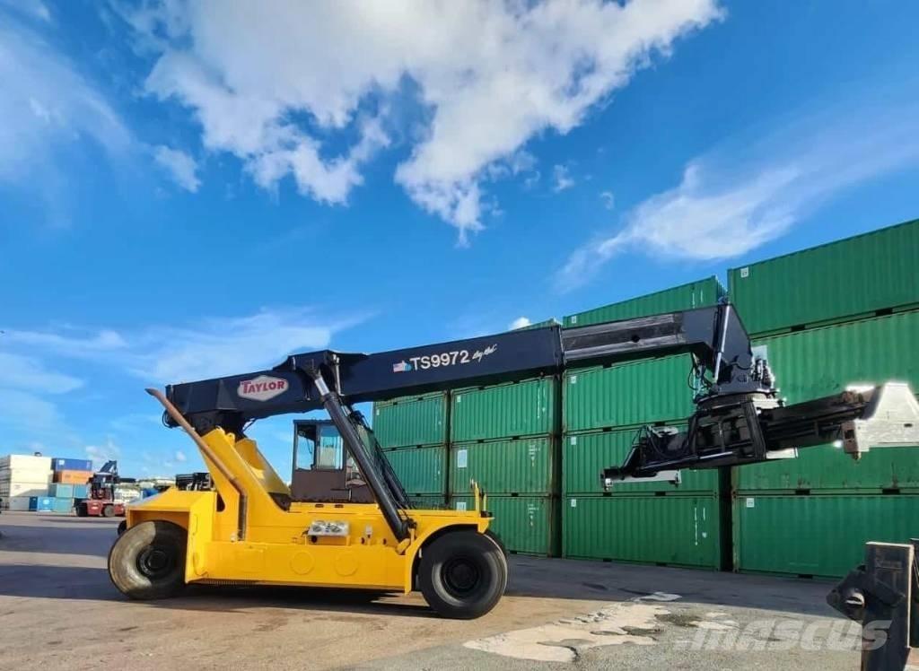 Taylor TS9972 Телескопические погрузчики
