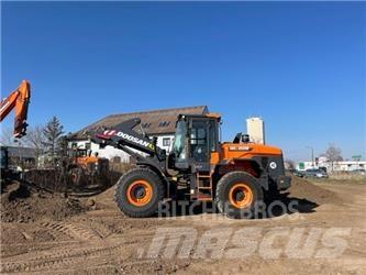 Doosan DL 220 Фронтальные погрузчики
