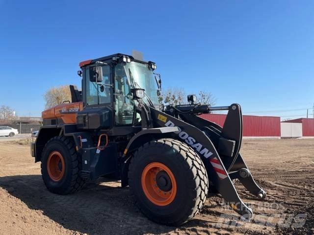 Doosan DL 220 Фронтальные погрузчики