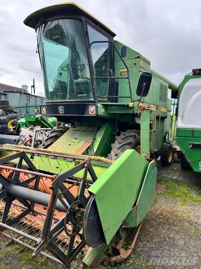John Deere 1055 Зерноуборочные комбайны