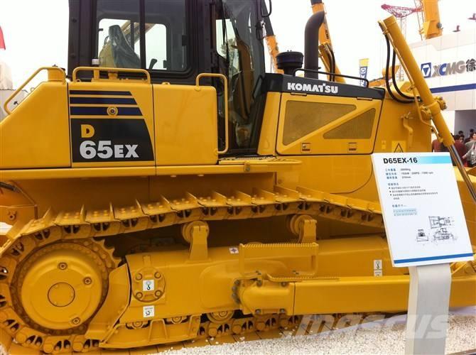 Komatsu d65ex-16 Гусеничные бульдозеры