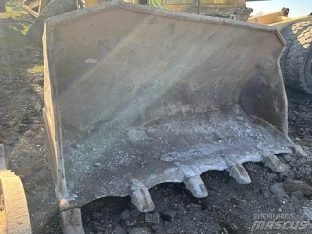 CAT 973D Ковши