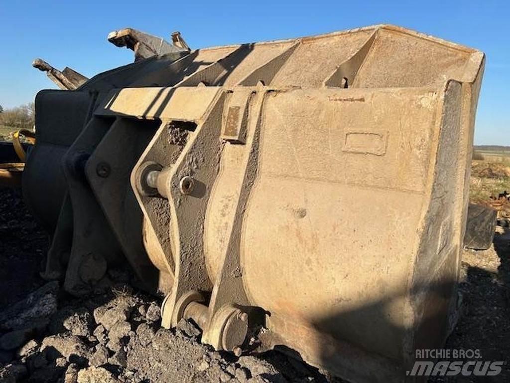 CAT 973D Ковши