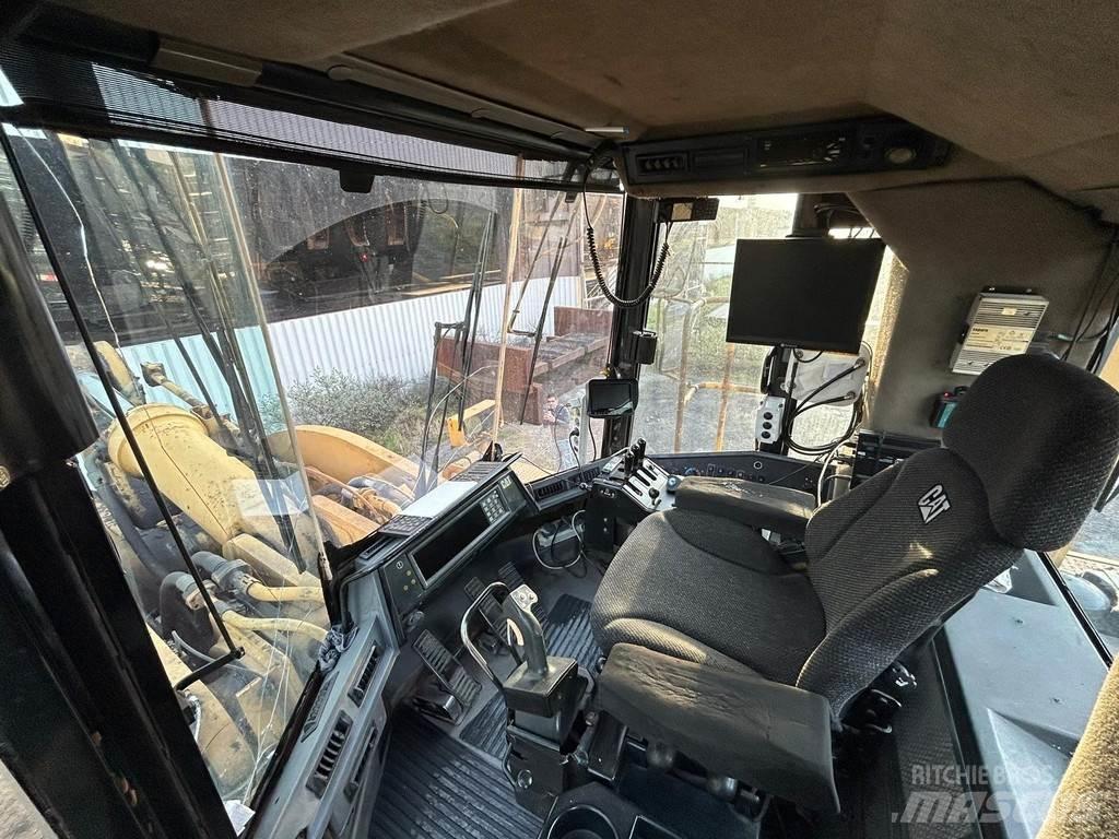CAT 990 Фронтальные погрузчики