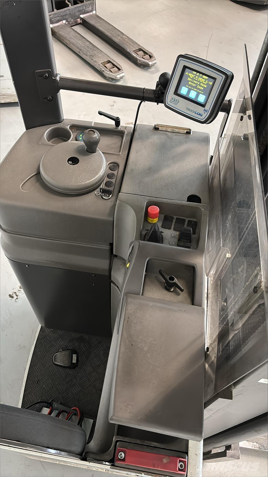 Atlet A160 Самоходные электроштабелёры