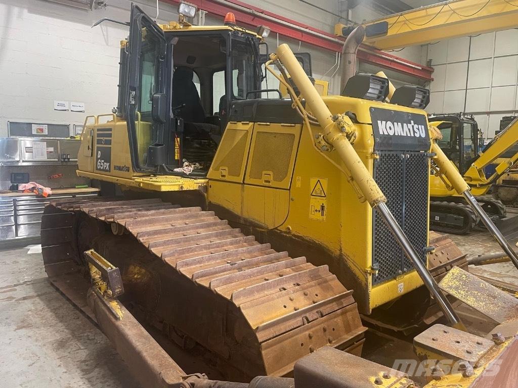 Komatsu D 65 PX-18 Гусеничные бульдозеры
