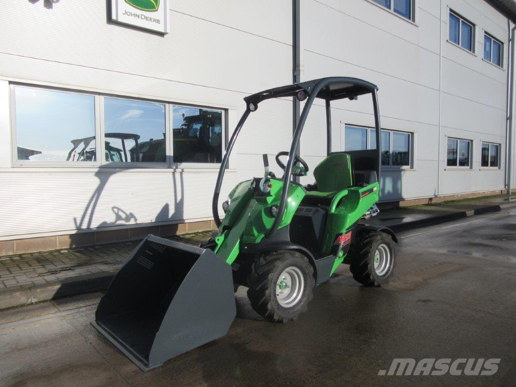 Avant 220 Телескопические погрузчики