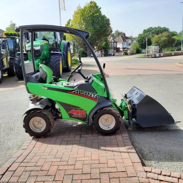 Avant 220 mini loader Телескопические погрузчики