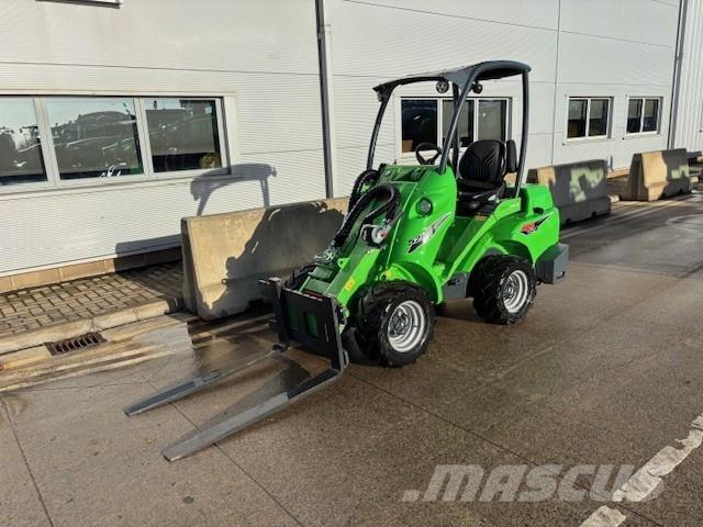 Avant 528 Телескопические погрузчики