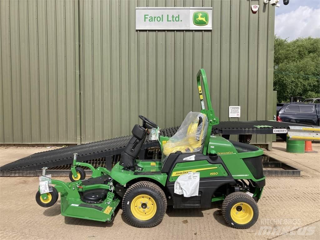 John Deere 1550 Самоходные газонокосилки