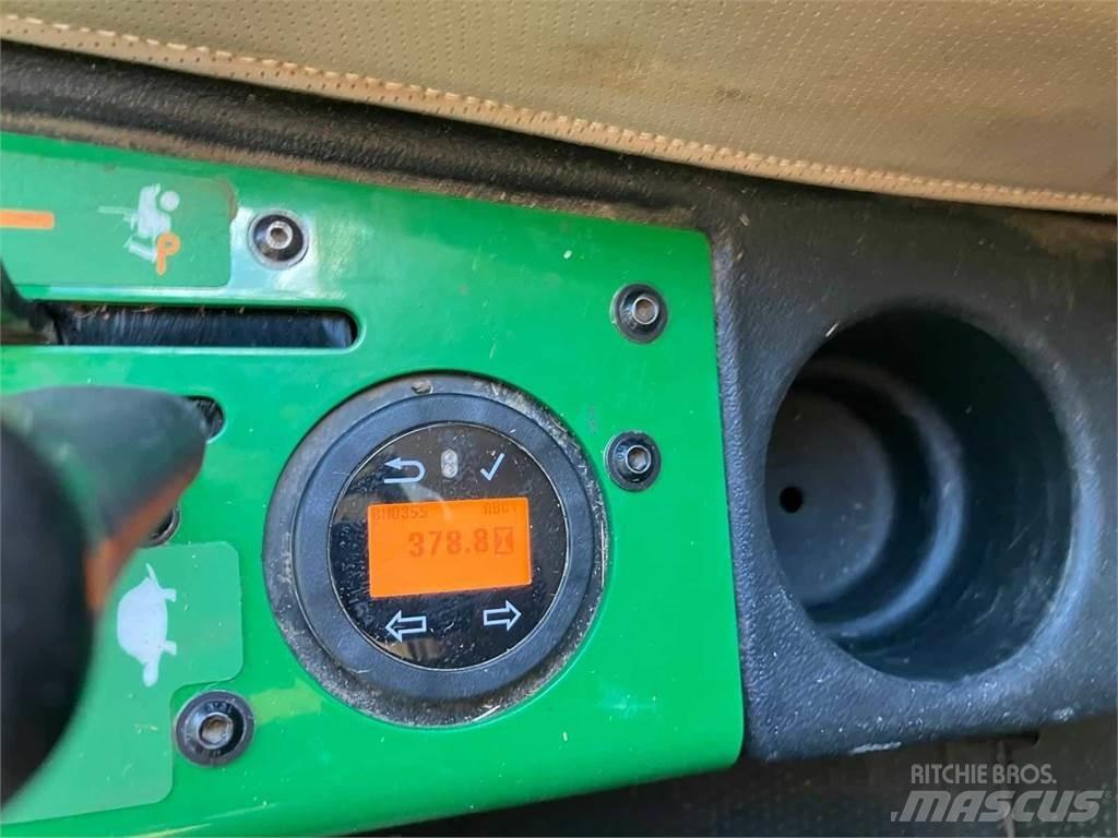 John Deere 1585 Самоходные газонокосилки