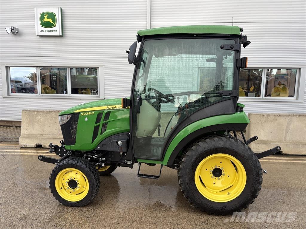 John Deere 2038R Коммунальные тракторы