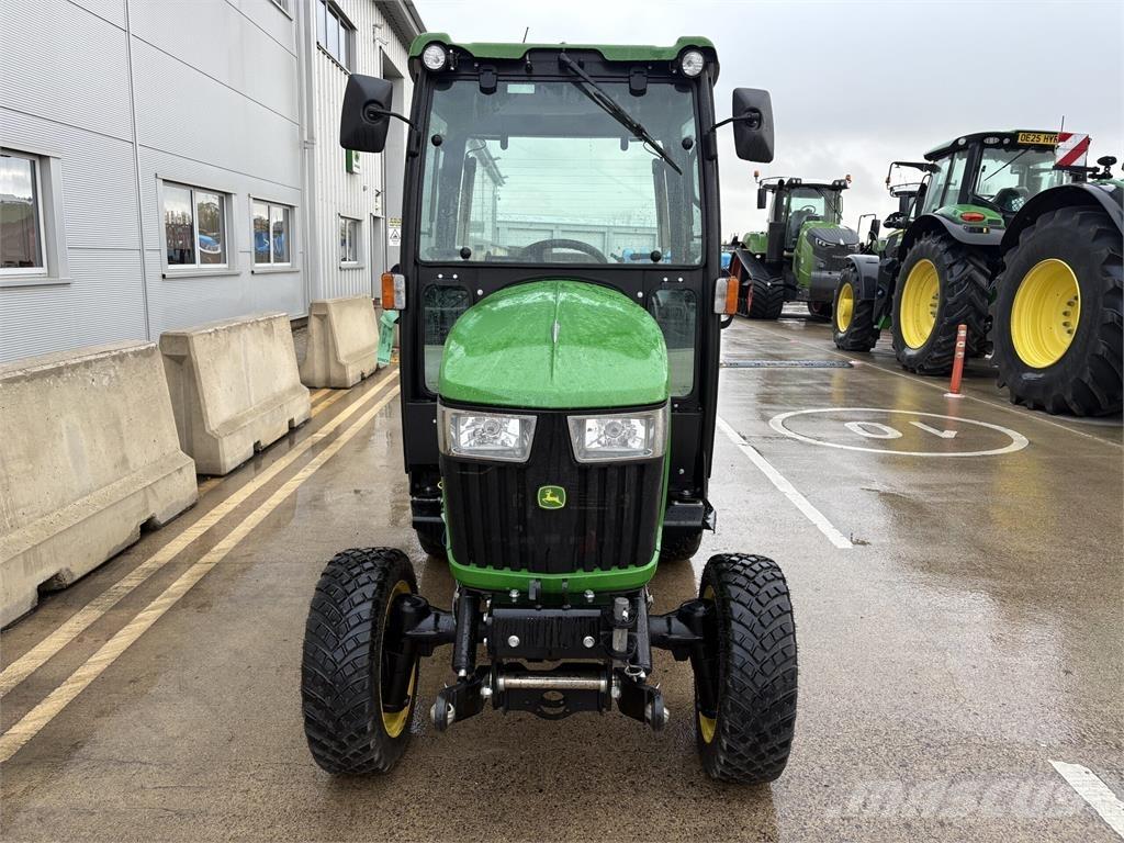 John Deere 2038R Коммунальные тракторы