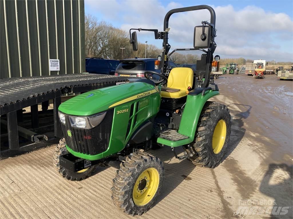 John Deere 3025E Коммунальные тракторы