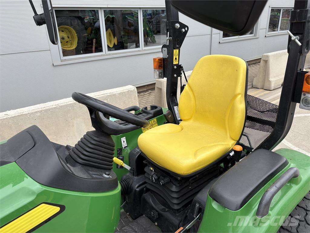 John Deere 3039R Коммунальные тракторы