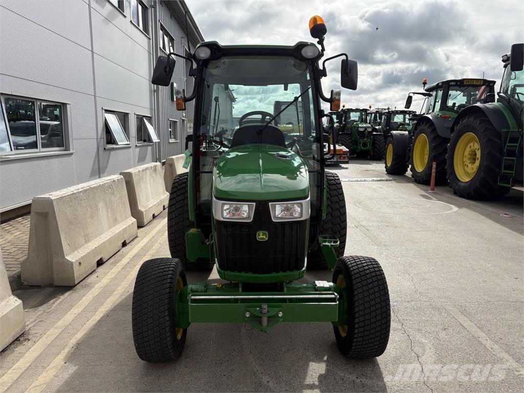 John Deere 4066R Коммунальные тракторы