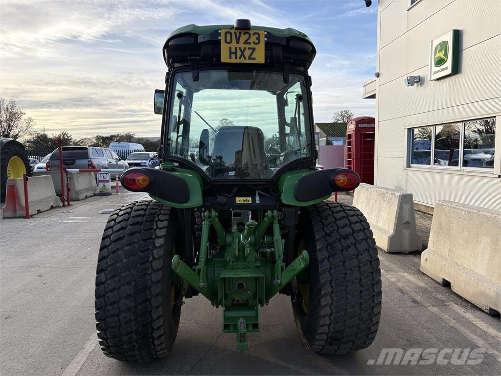 John Deere 4066R Коммунальные тракторы