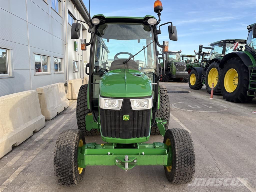 John Deere 4066R Коммунальные тракторы