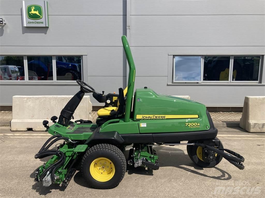 John Deere 7200A Walk-behind косилка