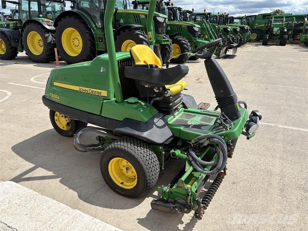 John Deere 7200A Walk-behind косилка