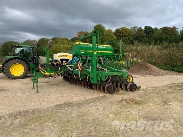 John Deere 750A Сеялки