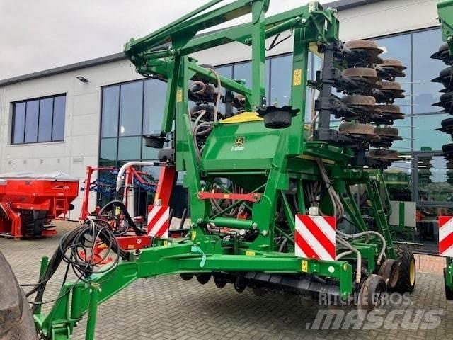 John Deere 750A Сеялки