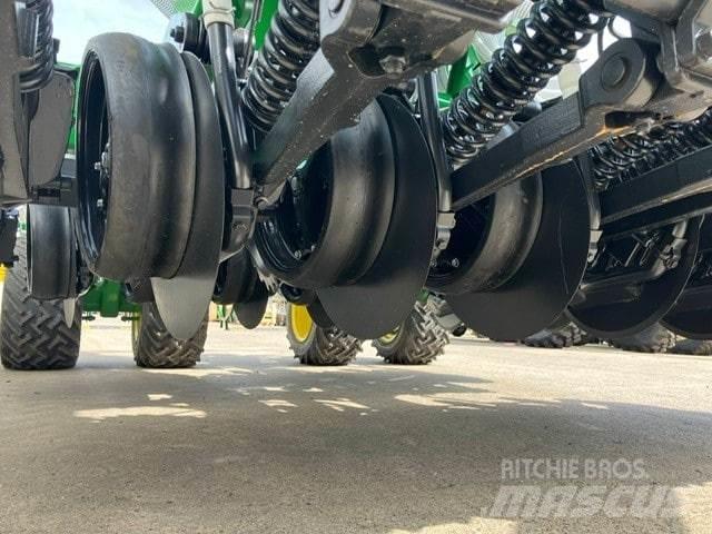 John Deere 750A Сеялки