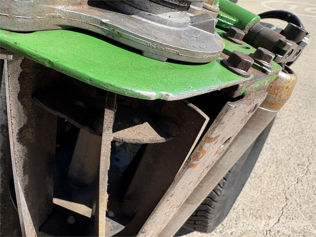John Deere 7700A Walk-behind косилка