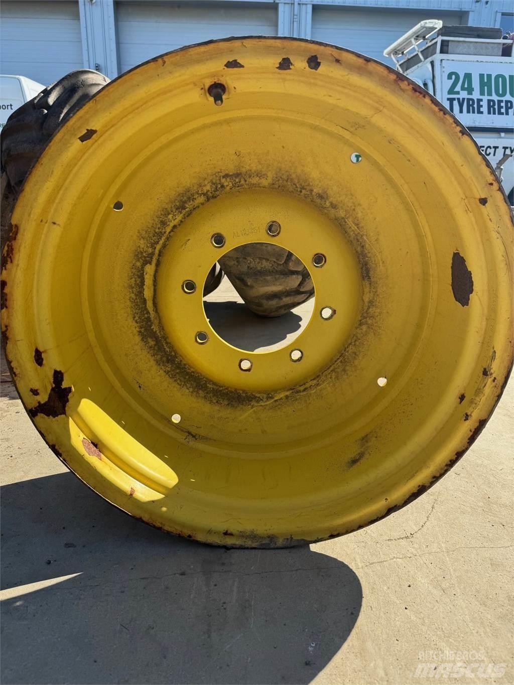 John Deere Example Шины и колёса
