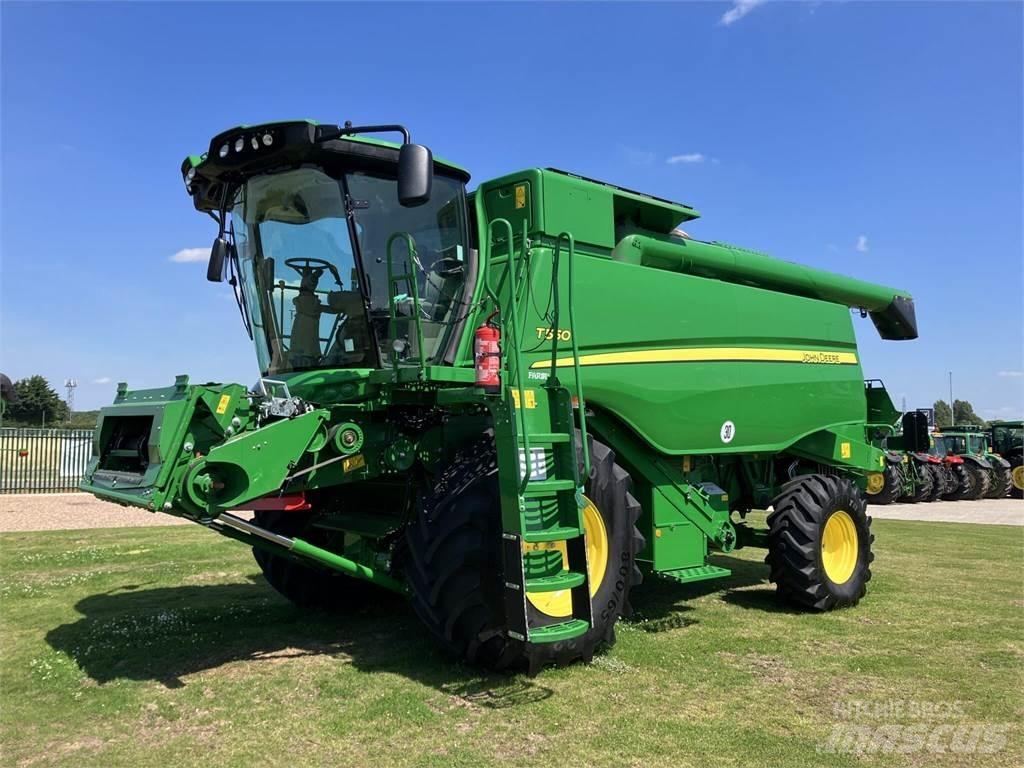 John Deere T550I Combine harvesters