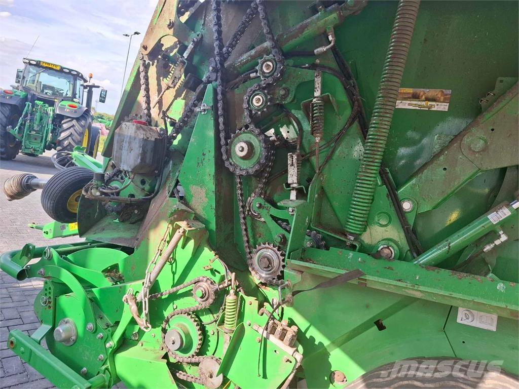 John Deere V451R Тюковые пресс-подборщики