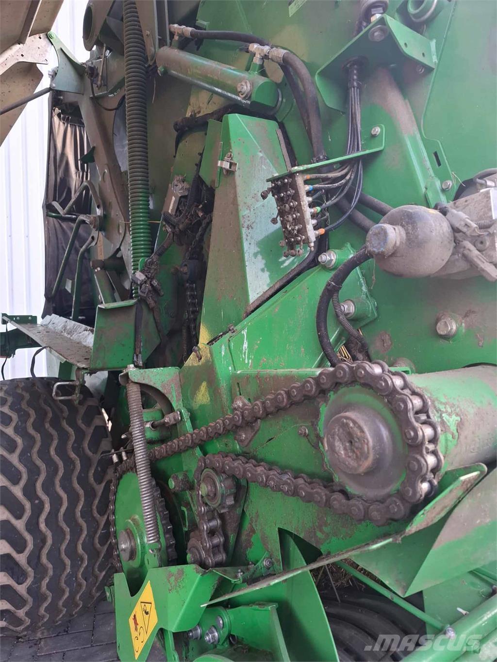 John Deere V451R Тюковые пресс-подборщики