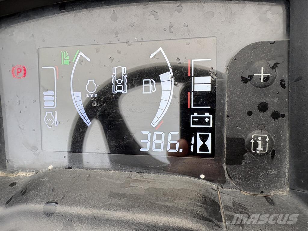 John Deere X940 Самоходные газонокосилки