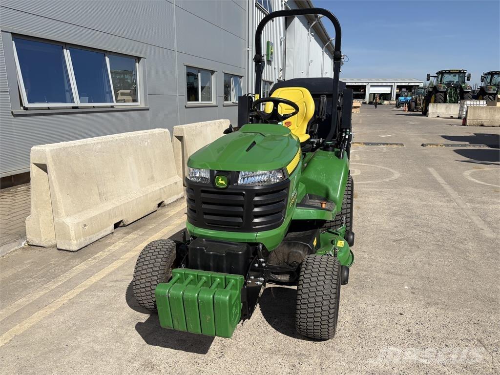 John Deere X950R Самоходные газонокосилки
