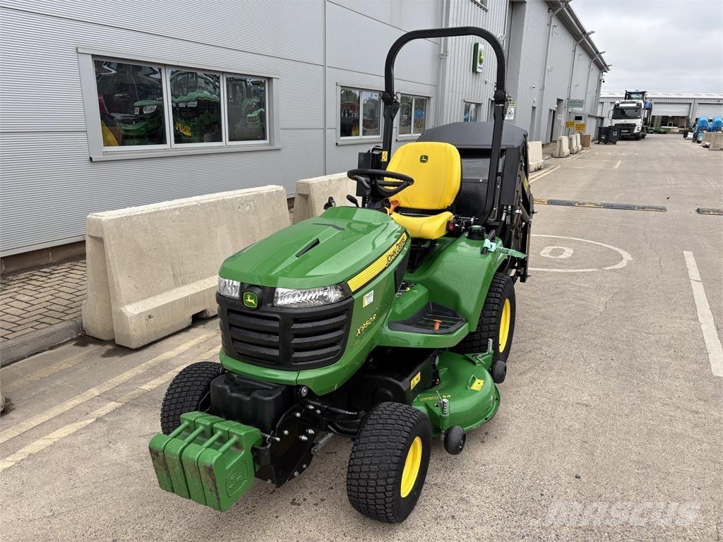 John Deere X950R Самоходные газонокосилки
