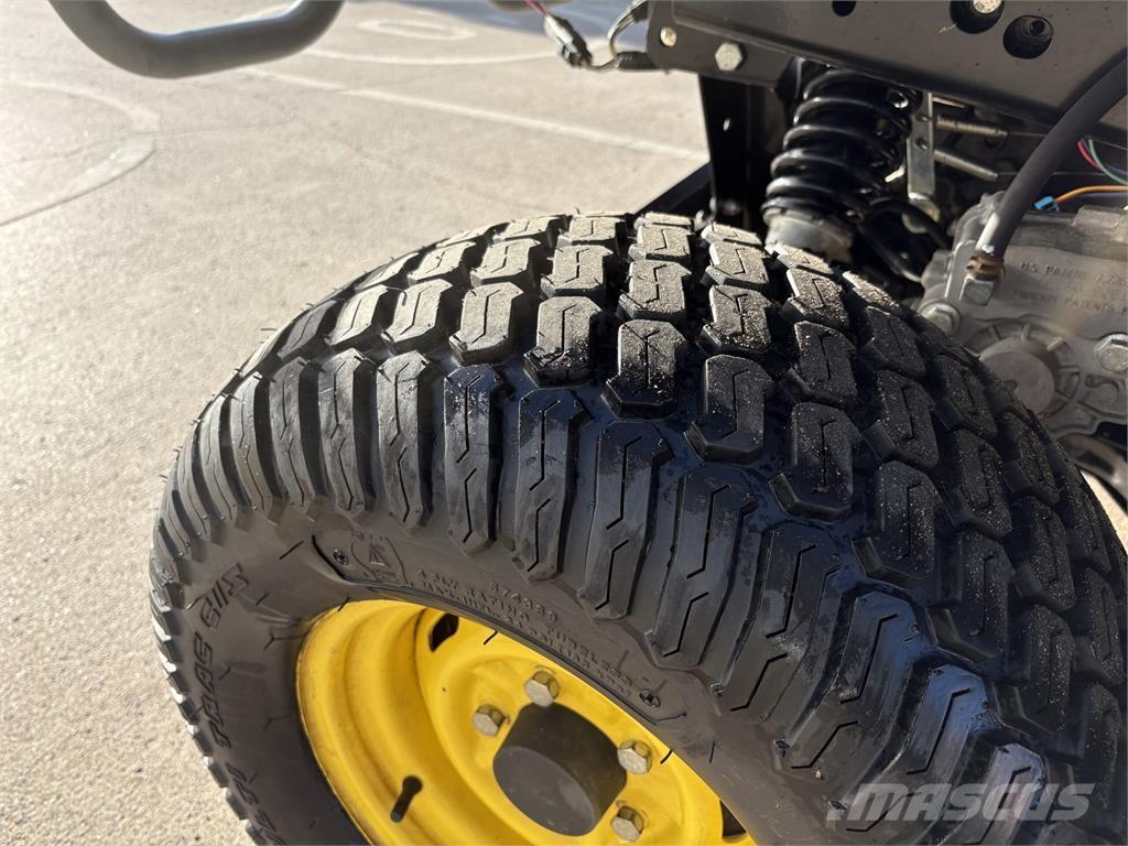 John Deere XUV855M Коммунальные машины