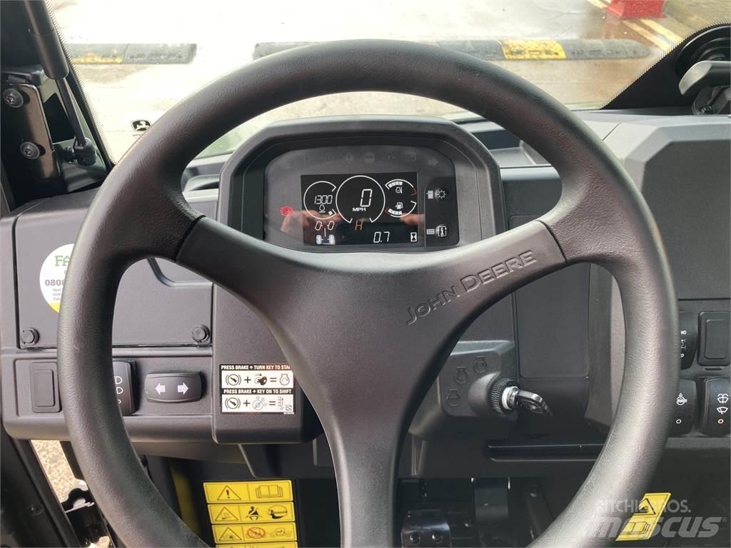 John Deere XUV875M Коммунальные машины