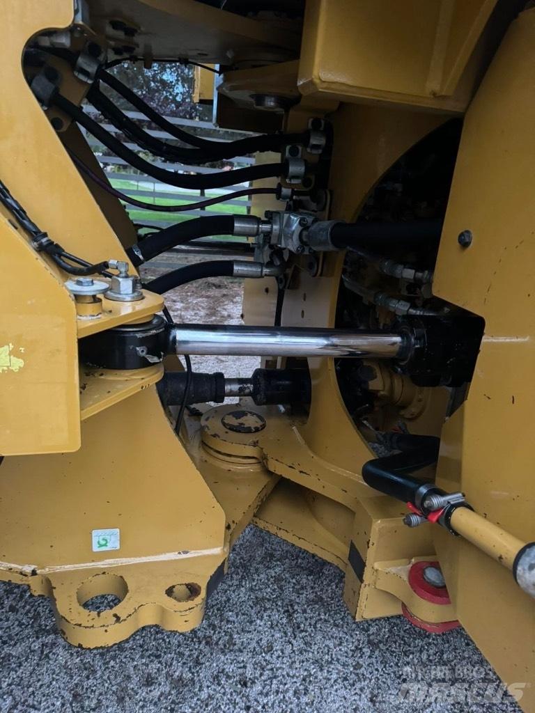 CAT 972 M Фронтальные погрузчики