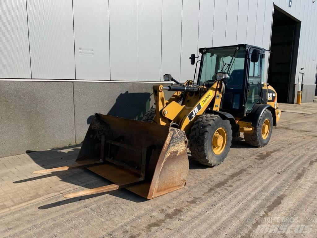 CAT 906 M Фронтальные погрузчики