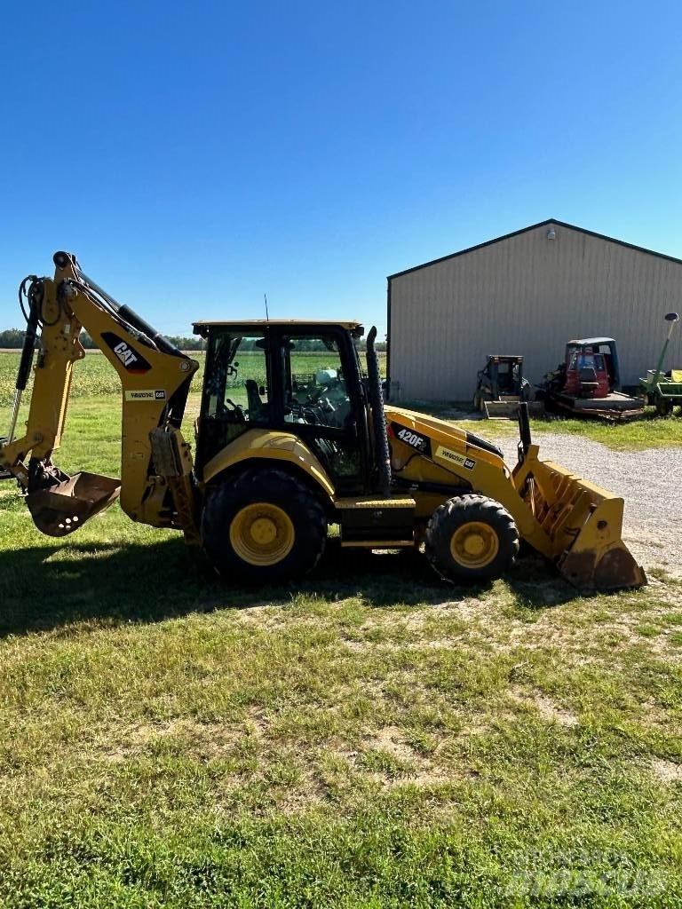 CAT 420 F2 ST Экскаваторы-погрузчики