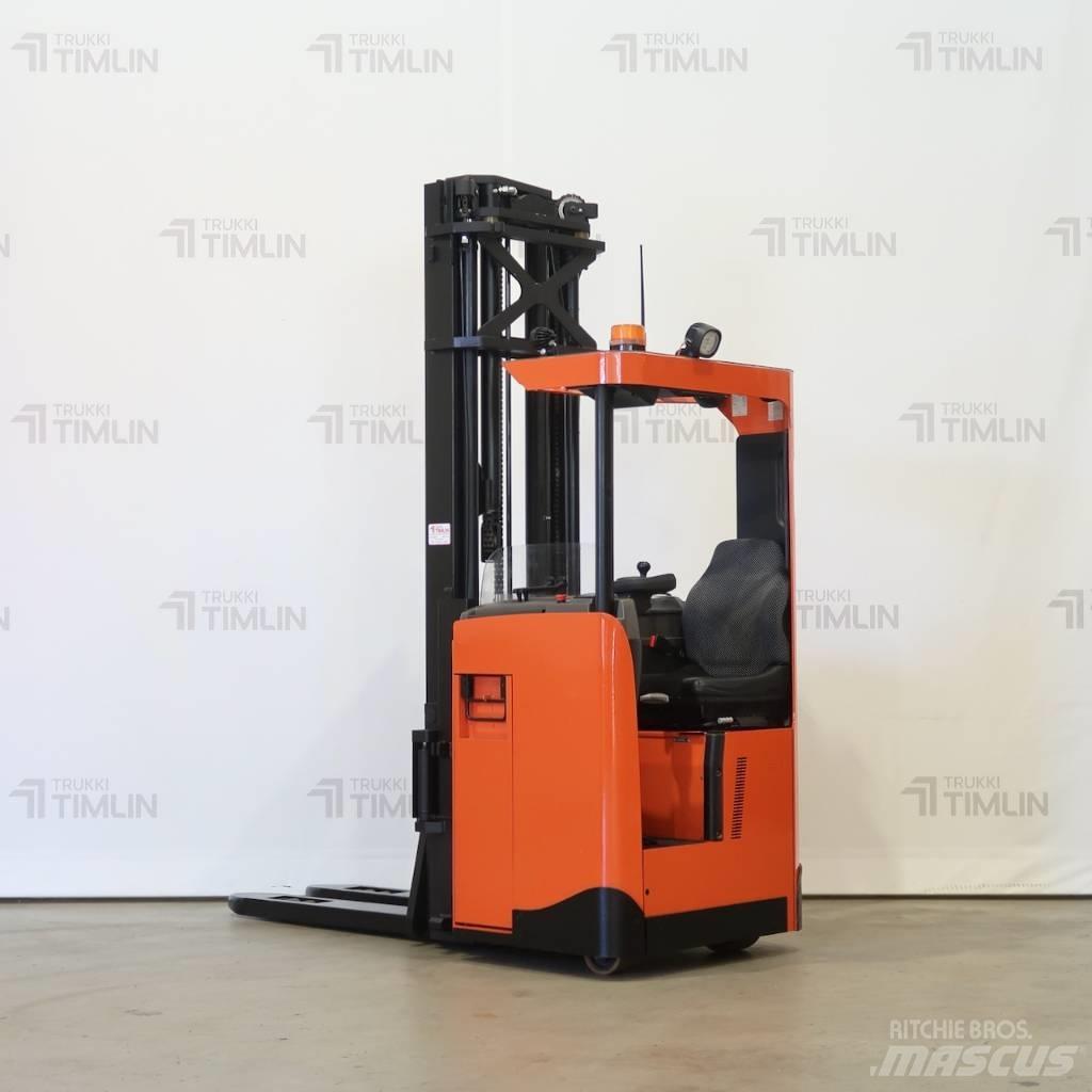 BT SRE160L Самоходные электроштабелёры